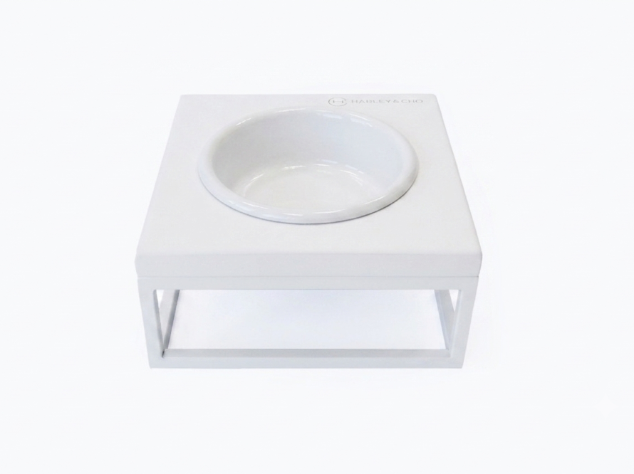 Одна миска на підставці з білою керамічною мискою Lunch Bar White Wood + White